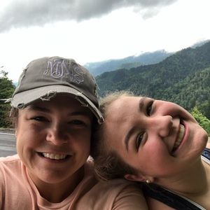 Meet your Posher, Mandy